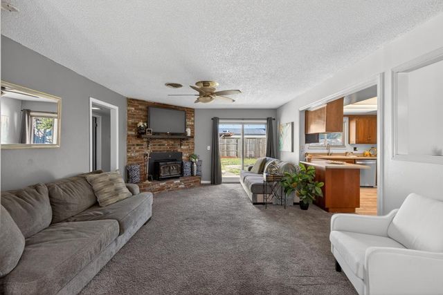 1521 Peach Tree Ln, Yuba City, CA 95993