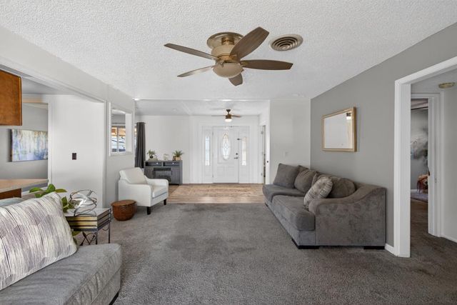 1521 Peach Tree Ln, Yuba City, CA 95993