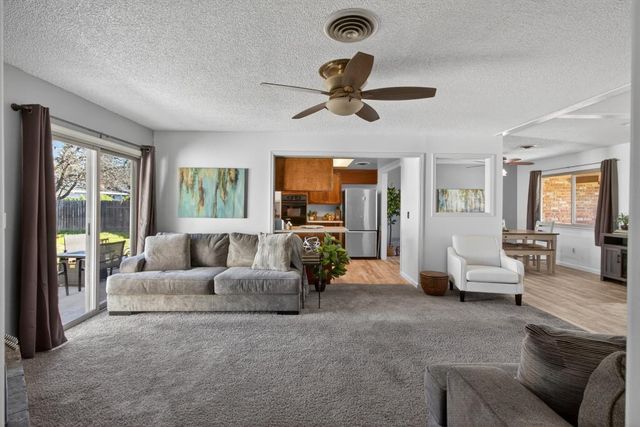 1521 Peach Tree Ln, Yuba City, CA 95993