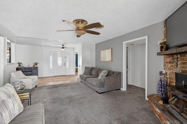 1521 Peach Tree Ln, Yuba City, CA 95993