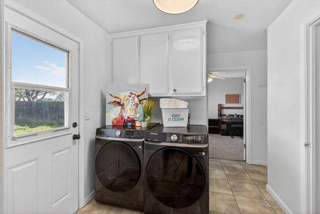 1521 Peach Tree Ln, Yuba City, CA 95993