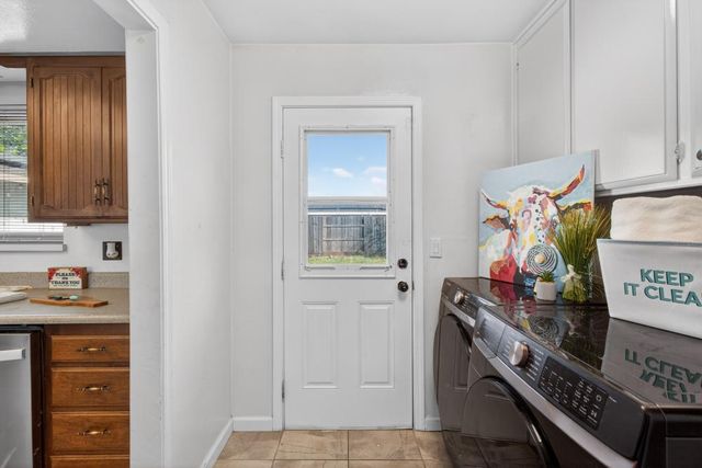 1521 Peach Tree Ln, Yuba City, CA 95993