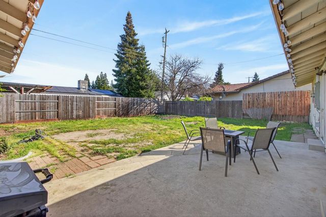1521 Peach Tree Ln, Yuba City, CA 95993