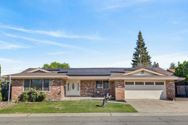 1521 Peach Tree Ln, Yuba City, CA 95993