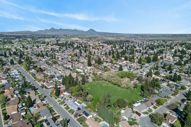 1521 Peach Tree Ln, Yuba City, CA 95993