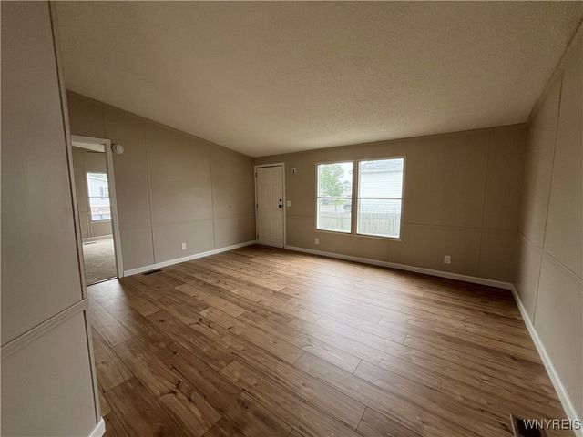 1070 Fernwood Drive, Lockport Town, NY 14094