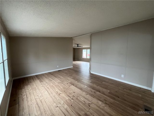 1070 Fernwood Drive, Lockport Town, NY 14094