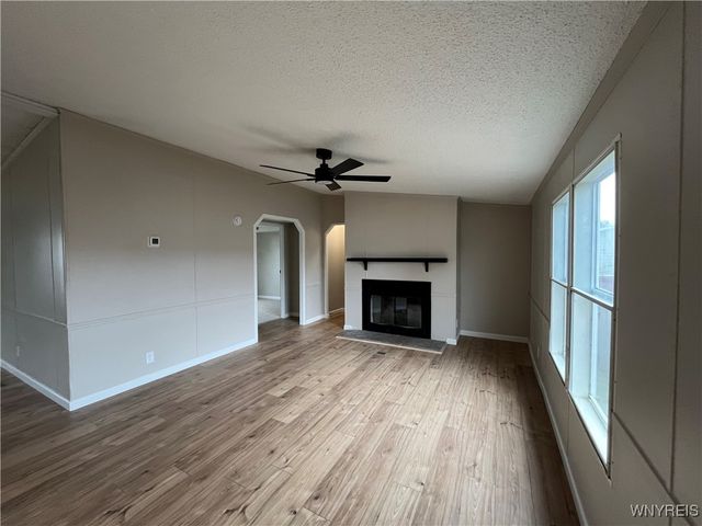 1070 Fernwood Drive, Lockport Town, NY 14094