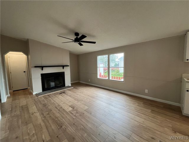 1070 Fernwood Drive, Lockport Town, NY 14094