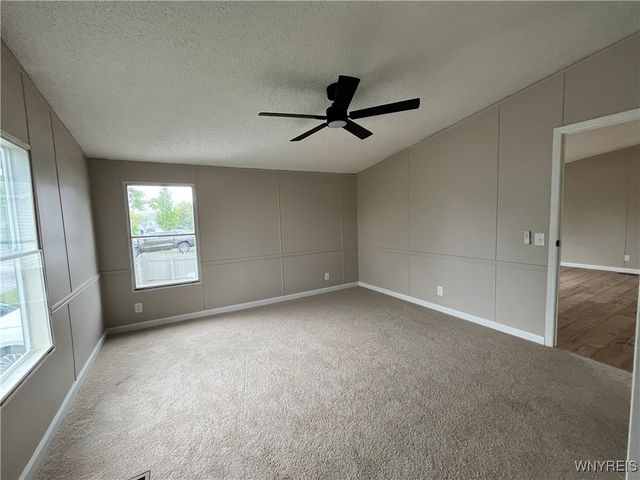 1070 Fernwood Drive, Lockport Town, NY 14094