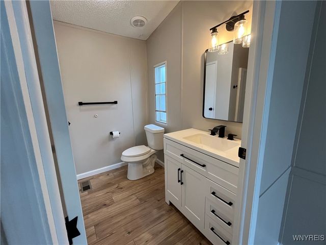 1070 Fernwood Drive, Lockport Town, NY 14094