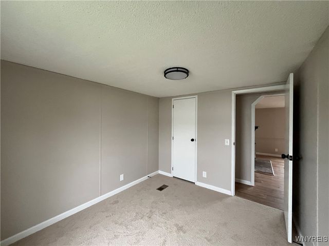 1070 Fernwood Drive, Lockport Town, NY 14094