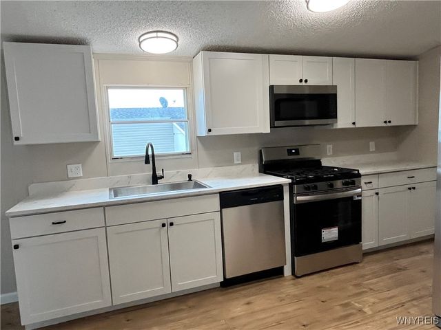 1070 Fernwood Drive, Lockport Town, NY 14094