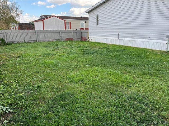 1070 Fernwood Drive, Lockport Town, NY 14094