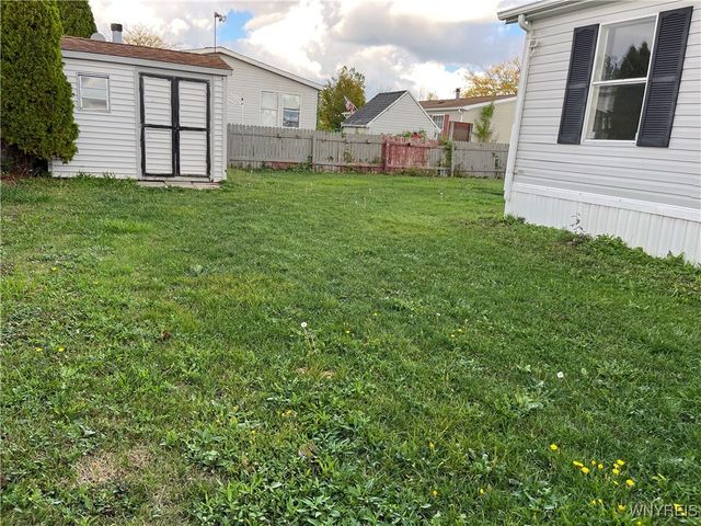 1070 Fernwood Drive, Lockport Town, NY 14094