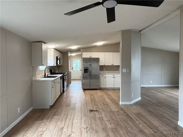 1070 Fernwood Drive, Lockport Town, NY 14094