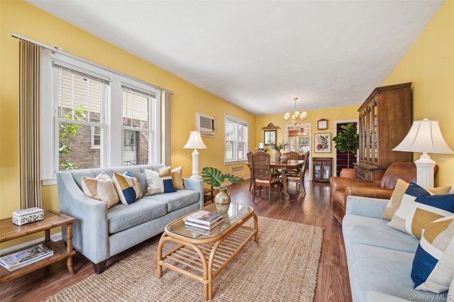 2320 Saratoga Street, Oceanside, NY 11572