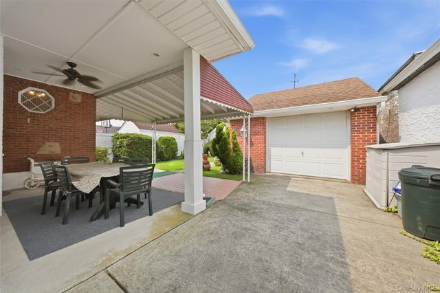 2320 Saratoga Street, Oceanside, NY 11572