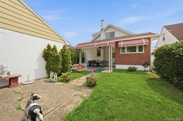 2320 Saratoga Street, Oceanside, NY 11572