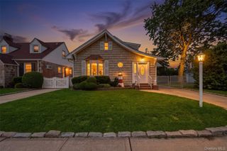 2320 Saratoga Street, Oceanside, NY 11572