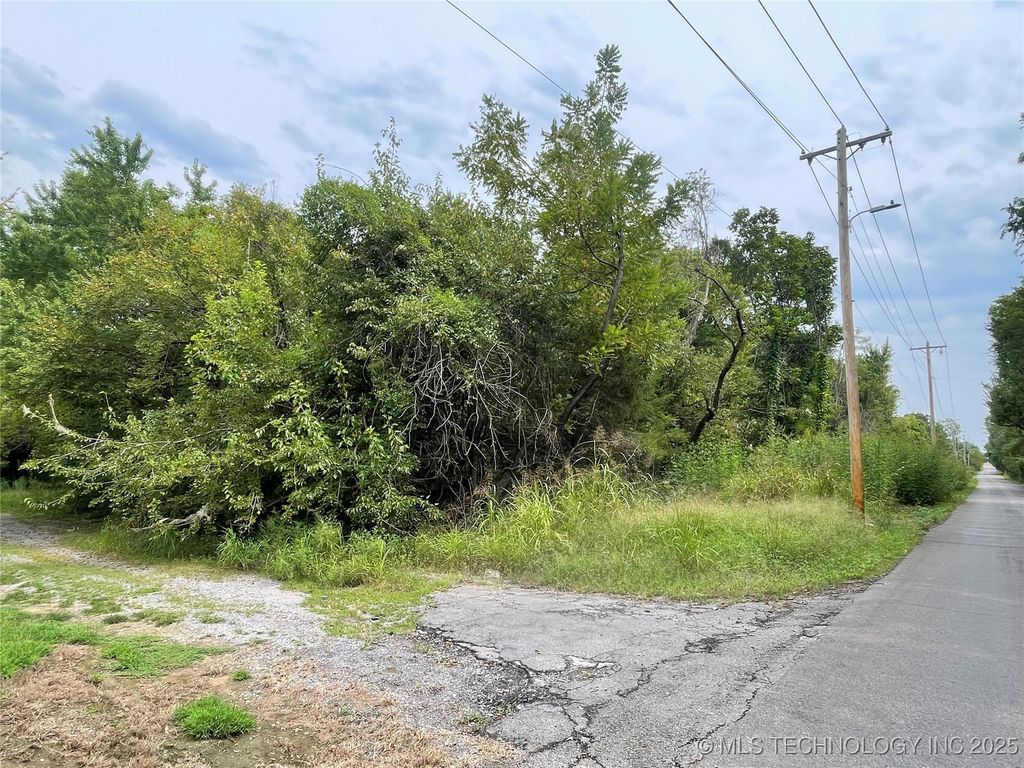 N 10th Street, Muskogee, OK 74401