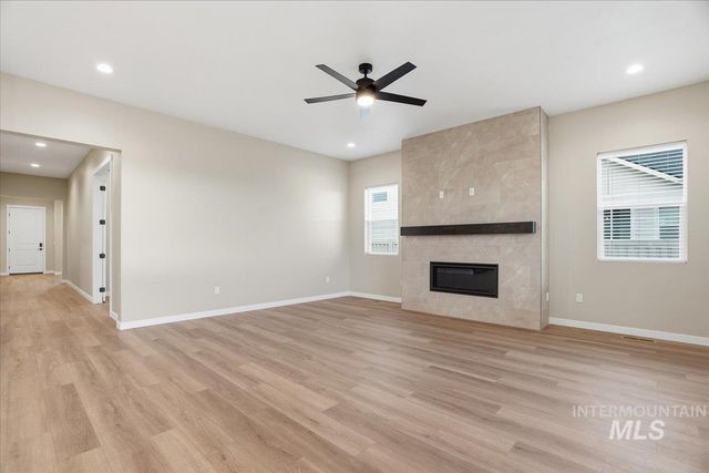 1375 White Cliffs St, Middleton, ID 83644