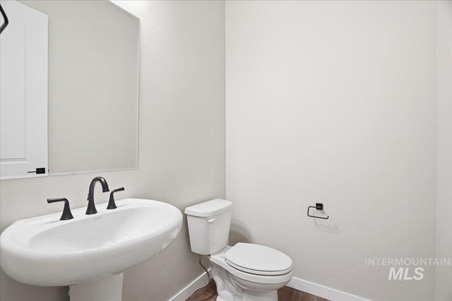 1375 White Cliffs St, Middleton, ID 83644