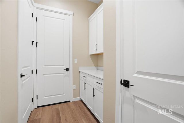 1375 White Cliffs St, Middleton, ID 83644