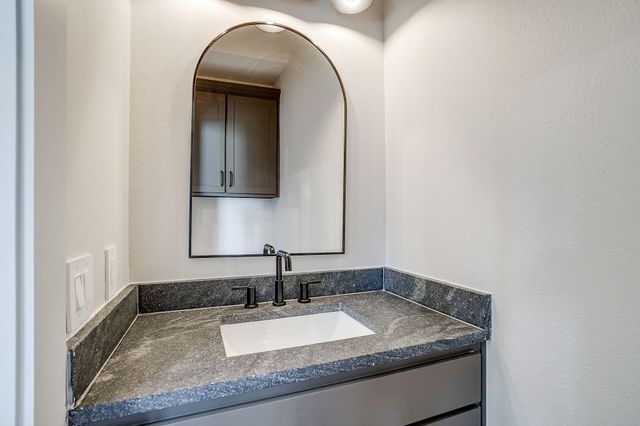 2820 Weisenberger Street 104, Fort Worth, TX 76107