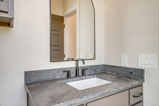 2820 Weisenberger Street 104, Fort Worth, TX 76107