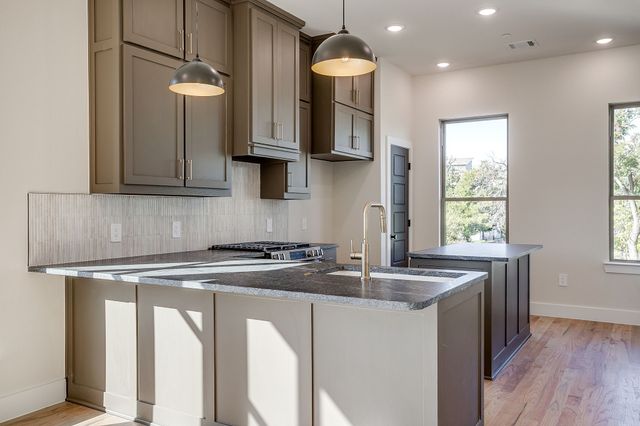 2820 Weisenberger Street 104, Fort Worth, TX 76107