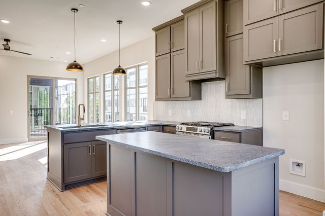 2820 Weisenberger Street 104, Fort Worth, TX 76107