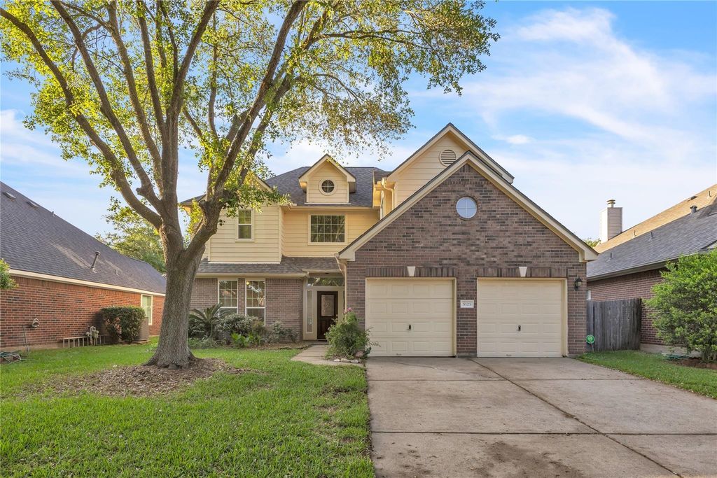 5523 Santa Chase Lane, Sugar Land, TX 77479