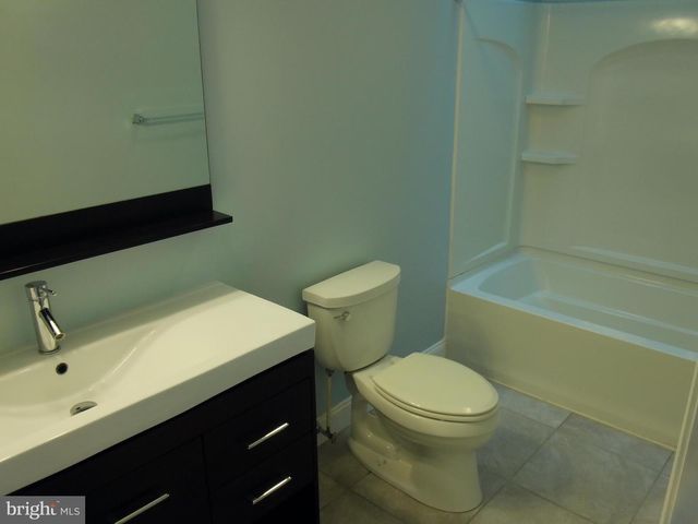 4294 WIMBLEDON DR, Harrisburg, PA 17112