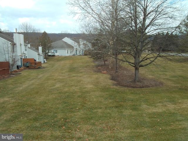 4294 WIMBLEDON DR, Harrisburg, PA 17112