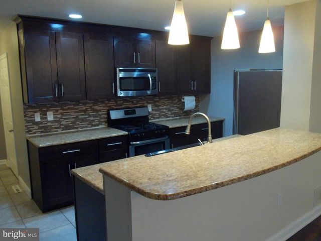 4294 WIMBLEDON DR, Harrisburg, PA 17112