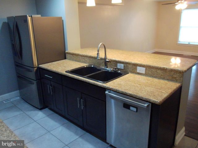 4294 WIMBLEDON DR, Harrisburg, PA 17112