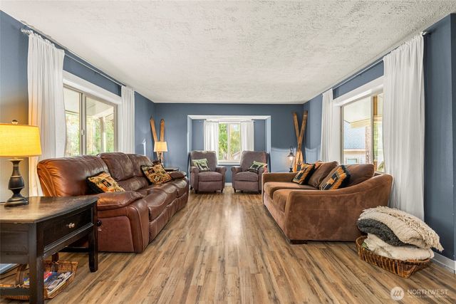 21823 Colt Road, Leavenworth, WA 98826