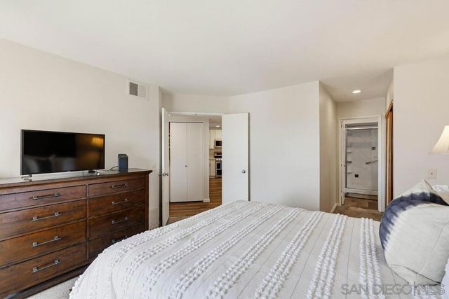 7255 Navajo C330, San Diego, CA 92119