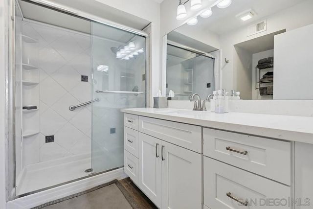 7255 Navajo C330, San Diego, CA 92119