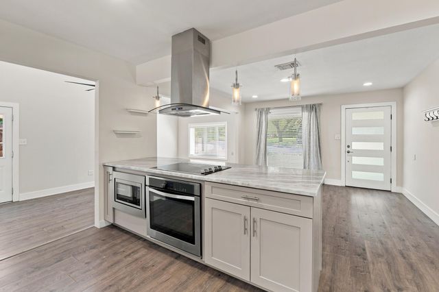 6706 Isabelle DR, Austin, TX 78752
