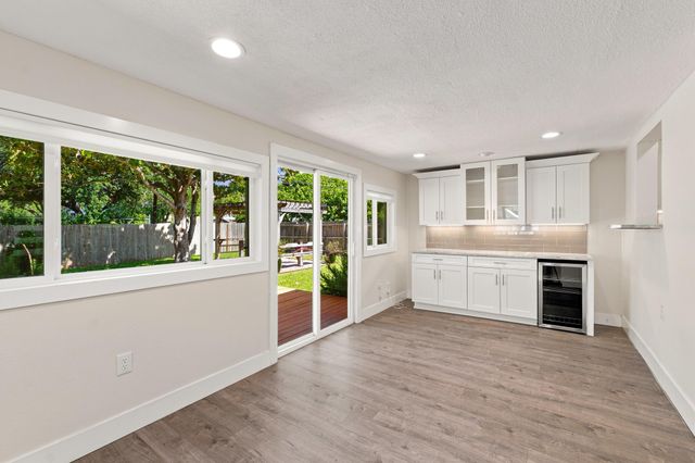 6706 Isabelle DR, Austin, TX 78752