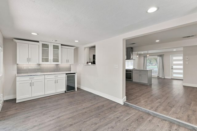 6706 Isabelle DR, Austin, TX 78752