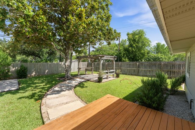 6706 Isabelle DR, Austin, TX 78752