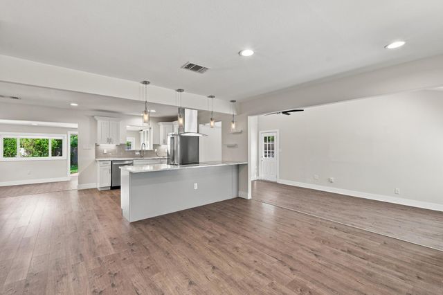 6706 Isabelle DR, Austin, TX 78752