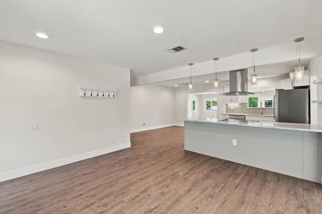 6706 Isabelle DR, Austin, TX 78752