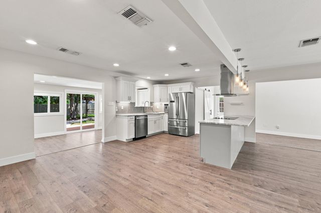 6706 Isabelle DR, Austin, TX 78752
