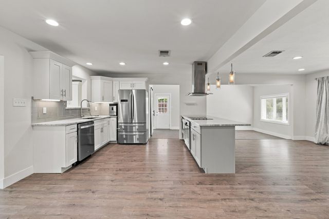 6706 Isabelle DR, Austin, TX 78752