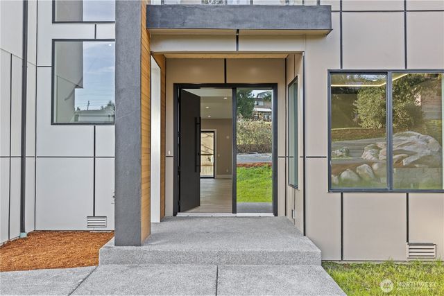20921 1st Place S, Des Moines, WA 98198