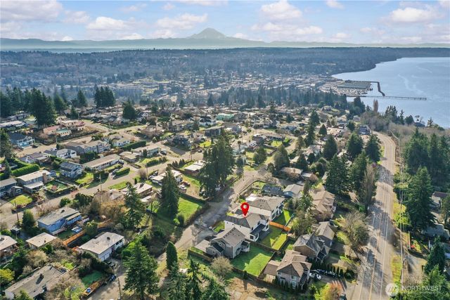 20921 1st Place S, Des Moines, WA 98198